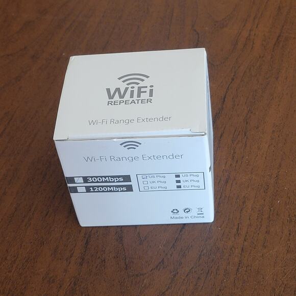 WiFi 300mbps Repeater Wireless Range Extender New, in the box - Picture 1 of 6